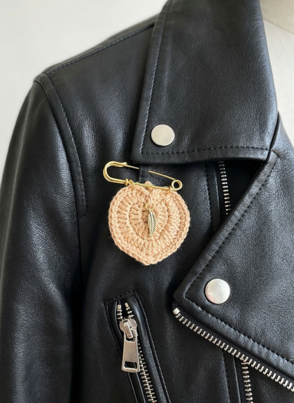 Broche Feuille sculptée jaune
