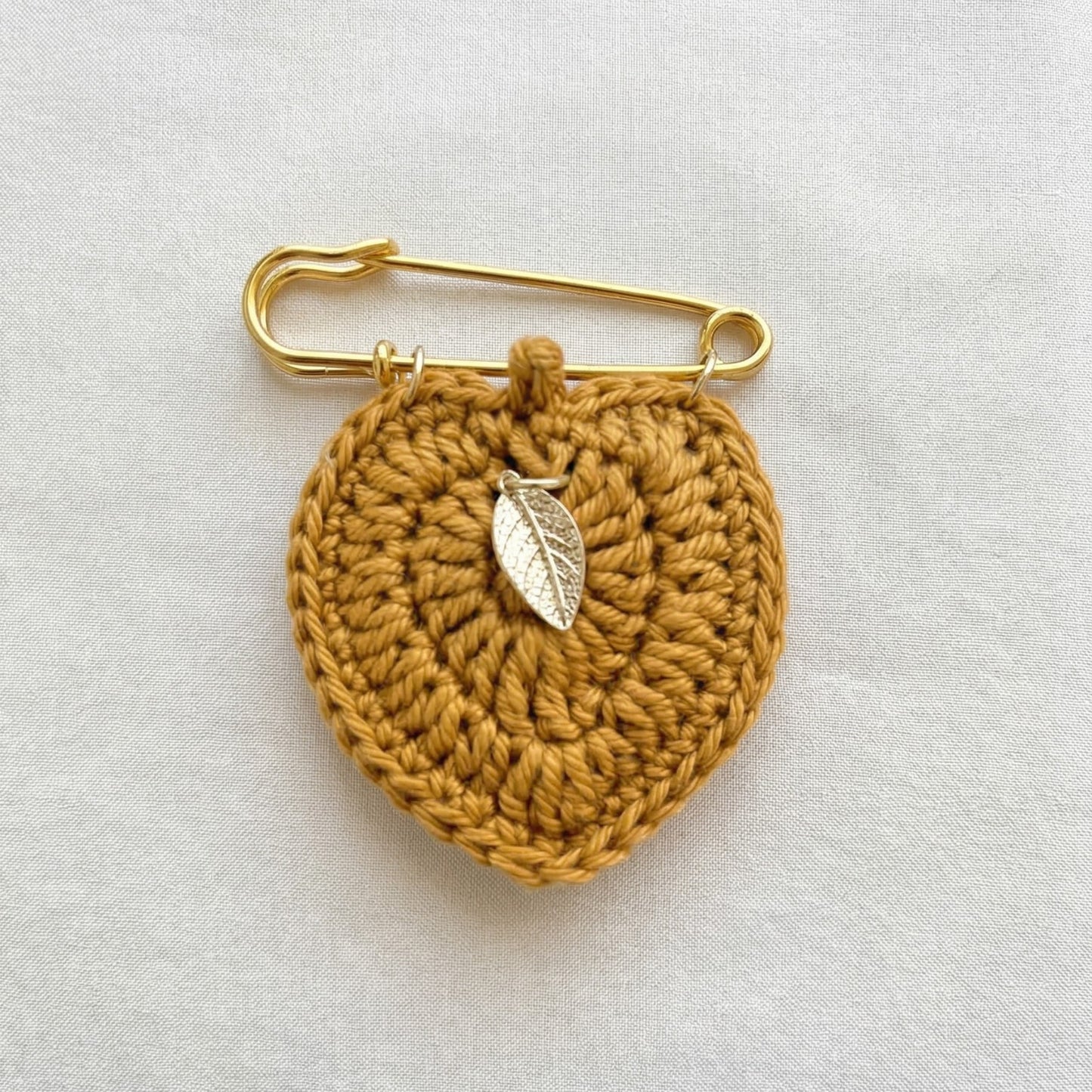 Broche Feuille sculptée